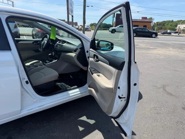 2017 Nissan Sentra S - Photo 15