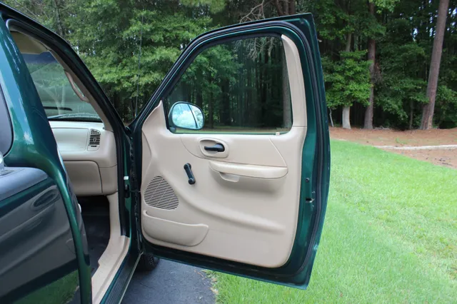 1999 Ford F-150 XL - Photo 12