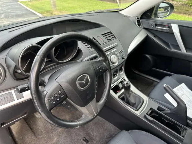2011 Mazda Mazda3 s photo 9