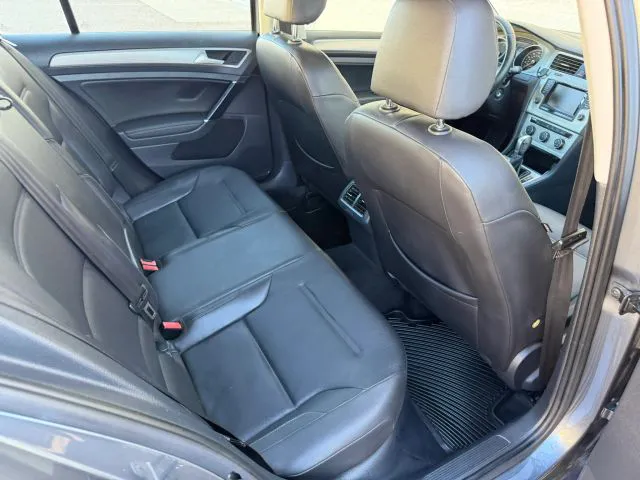 2015 Volkswagen Golf TDI SE - Photo 17