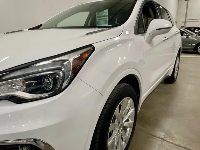 2018 Buick Envision Essence photo 3