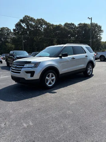 2019 Ford Explorer Base's photo