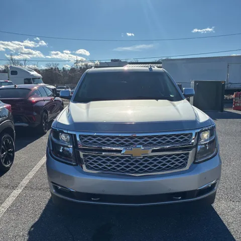 2019 Chevrolet Suburban Premier's photo