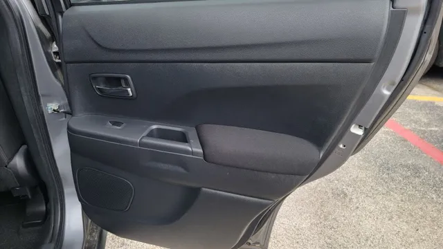 2020 Mitsubishi Outlander Sport ES - Photo 15
