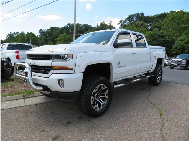 2017 Chevrolet Silverado 1500 LT's photo