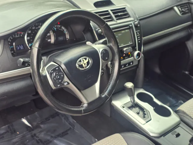2013 Toyota Camry SE - Photo 15