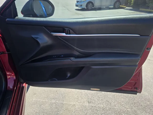 2018 Toyota Camry XSE - Photo 24