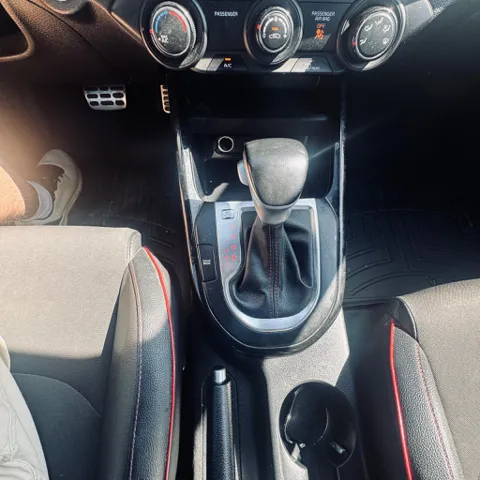 2021 Kia Forte GT - Photo 12