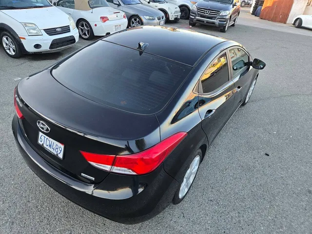 2012 Hyundai Elantra Limited - Photo 12