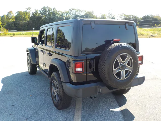 2021 Jeep Wrangler Unlimited Sport photo 10