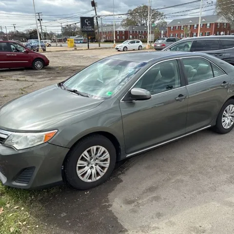 2012 Toyota Camry 2.5 Auto SE's photo