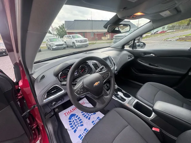 2019 Chevrolet Cruze LT - Photo 9