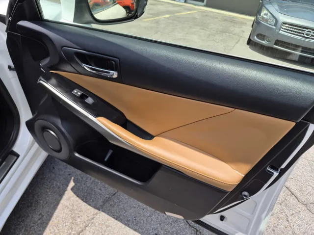 2014 Lexus IS 250 - Photo 18