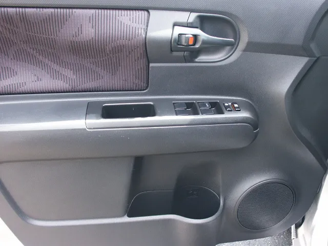2011 Scion xB photo 10
