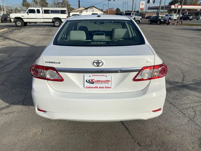 2011 Toyota Corolla LE photo 3