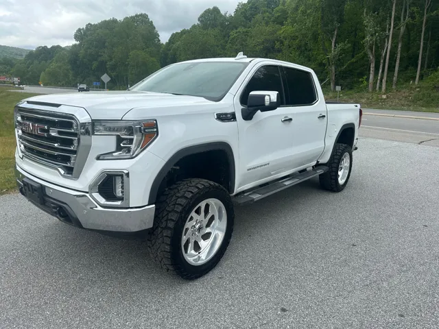 2019 GMC Sierra 4WD Crew Cab Short Box SLT's photo