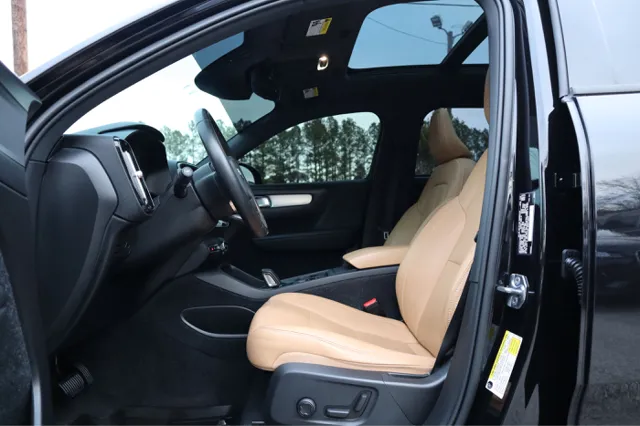 2020 Volvo XC40 Momentum - Photo 14