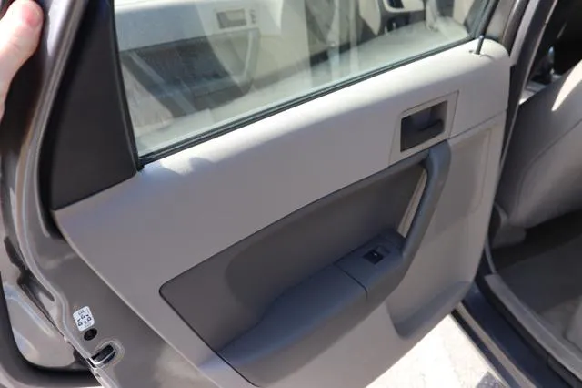 2010 Ford Focus SE - Photo 57