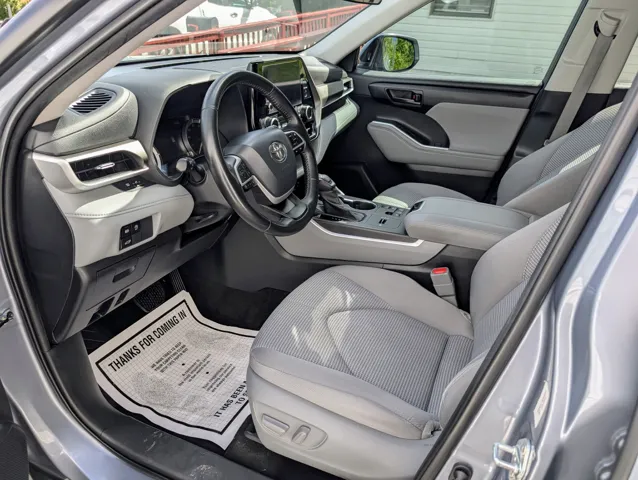 2023 Toyota Highlander LE Sport photo 5