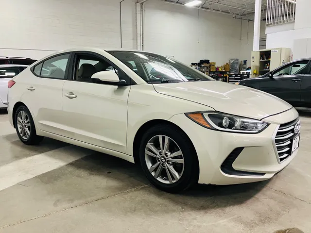 2017 Hyundai Elantra SE photo 5