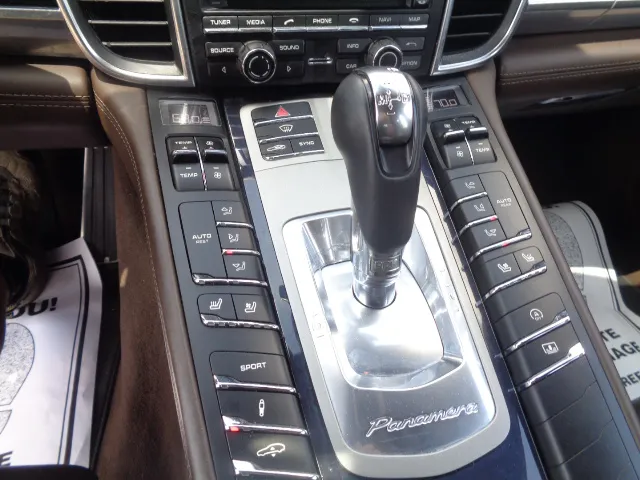 2015 Porsche Panamera S - Photo 28