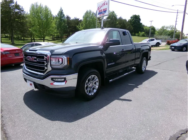 2017 GMC Sierra 4WD Double Cab Standard Box SLE's photo