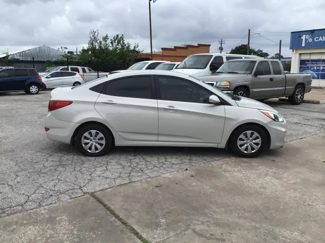 2015 Hyundai Accent GLS - Photo 7
