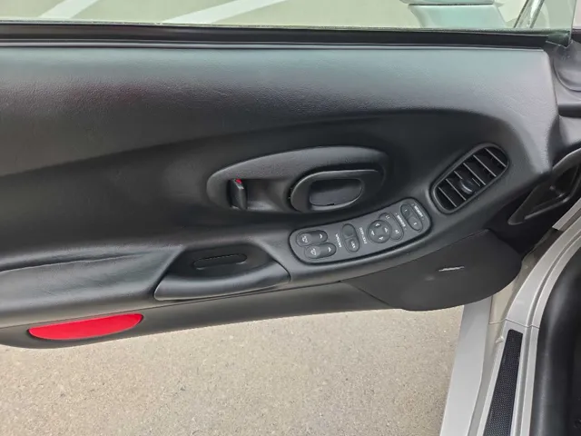 2004 Chevrolet Corvette Base - Photo 6