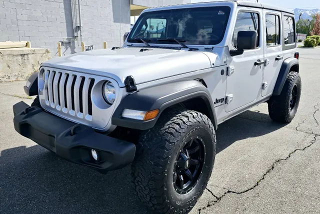 2023 Jeep Wrangler 4-Door Sport S's photo
