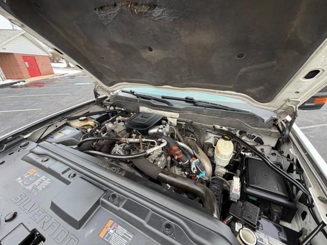 2015 Chevrolet Silverado 2500HD Work Truck Crew Cab 4WD