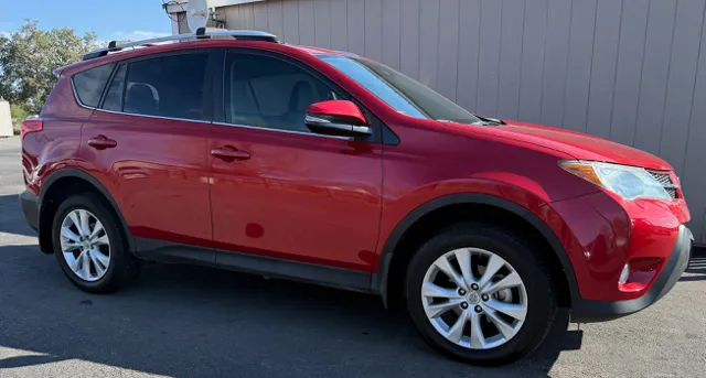 2015 Toyota RAV4 Limited's photo