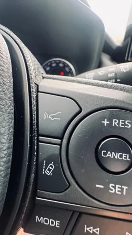 2022 Toyota RAV4 LE - Photo 24