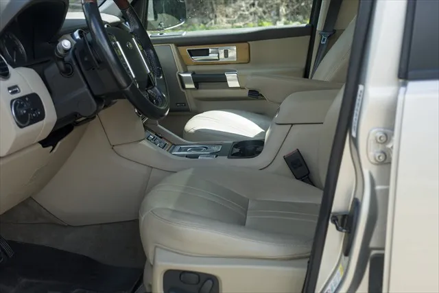 2016 Land Rover LR4 HSE - Photo 9