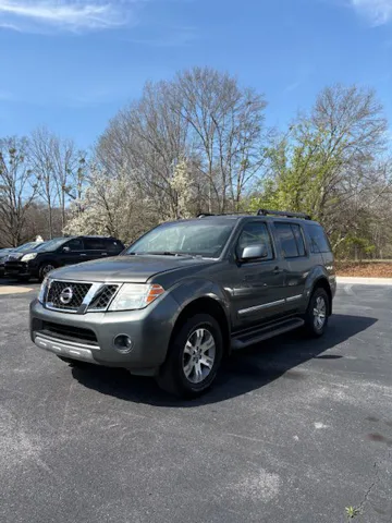 2008 Nissan Pathfinder LE