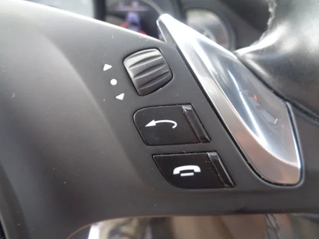 2015 Porsche Panamera S - Photo 88