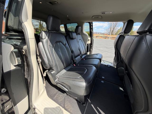 2019 Chrysler Pacifica Touring-L