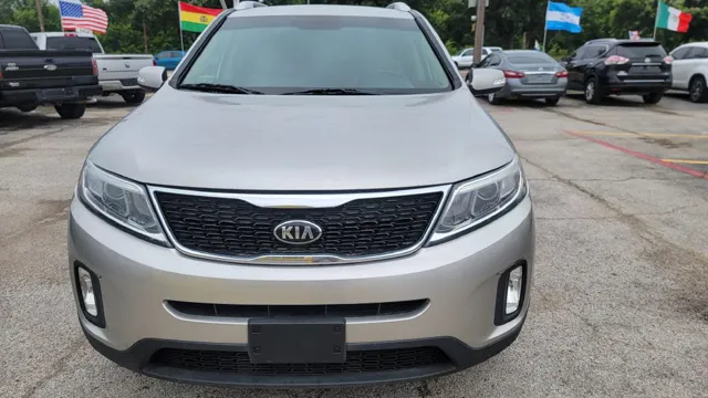 2014 Kia Sorento LX's photo