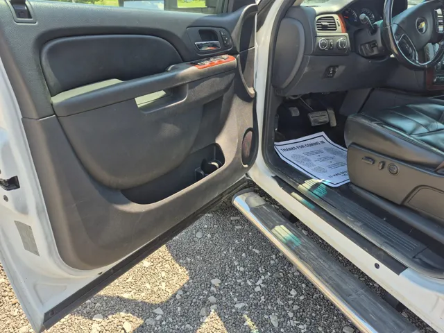 2011 Chevrolet Silverado 3500HD LTZ - Photo 9