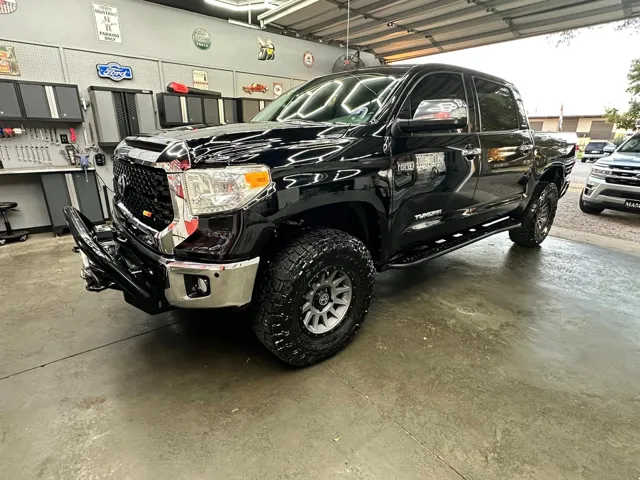 2017 Toyota Tundra Limited's photo