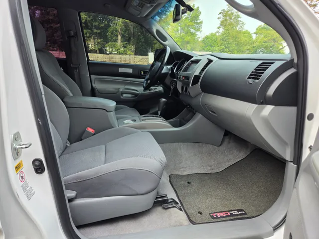 2011 Toyota Tacoma Base - Photo 11