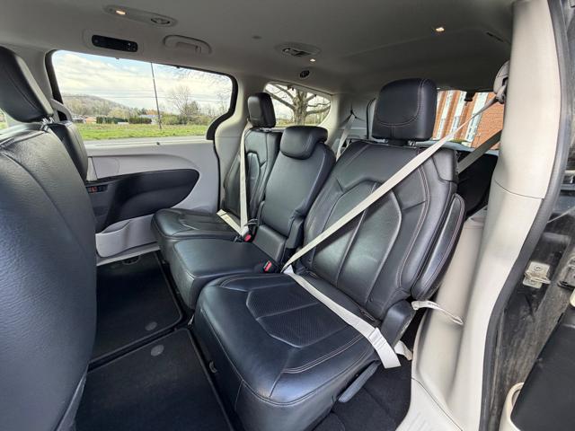 2019 Chrysler Pacifica Touring-L