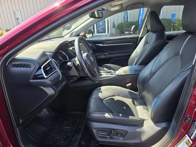 2018 Toyota Camry XSE - Photo 16