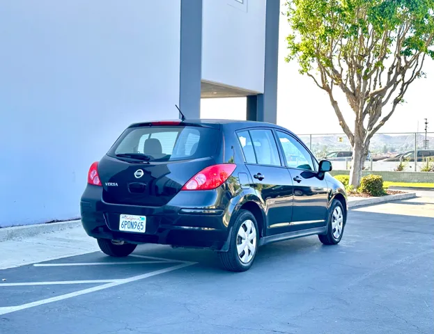 2011 Nissan Versa SL - Photo 8