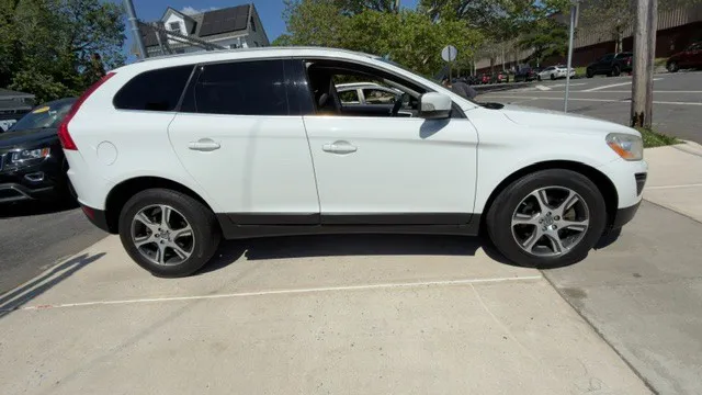 2011 Volvo XC60 T6 AWD Auto's photo