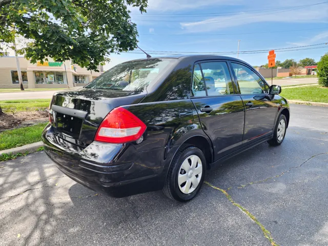 2011 Nissan Versa Base photo 5