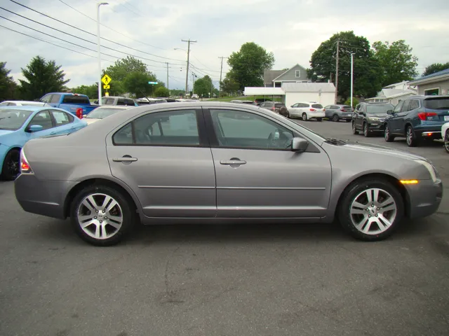 2007 Ford Fusion SE's photo