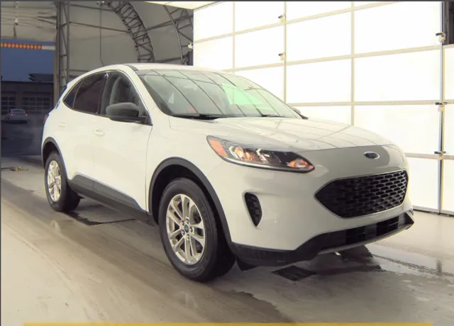 2020 Ford Escape SE's photo