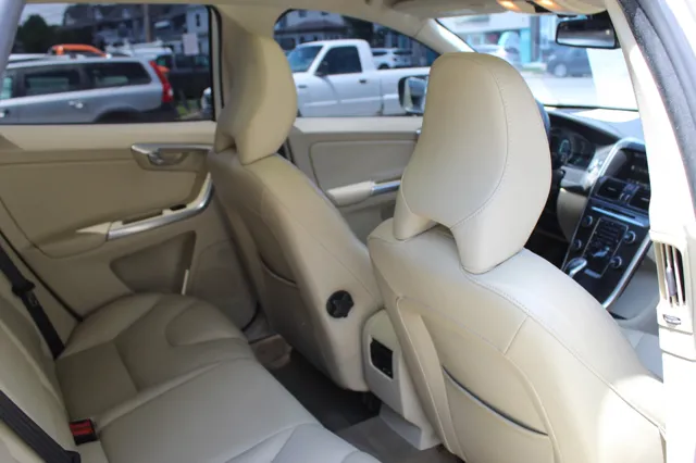 2015 Volvo XC60 T6 Premier Plus - Photo 24