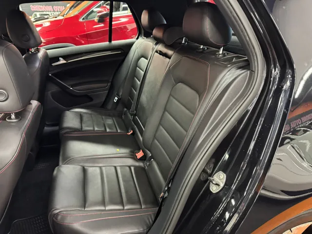 2015 Volkswagen Golf GTI SE photo 11