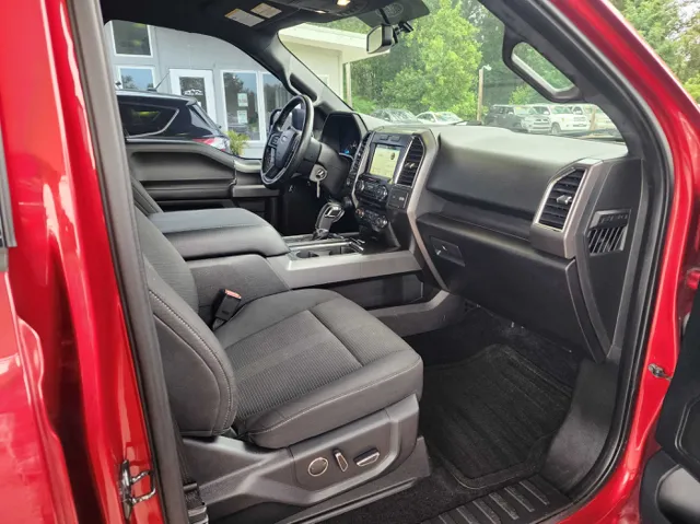 2016 Ford F-150 XLT photo 18